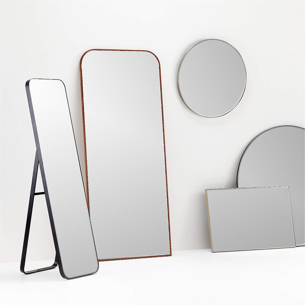 About mirrors IQ Kitchens works