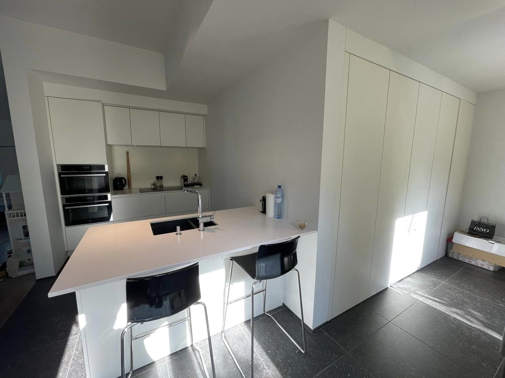 What is better, a ready kitchen or an individual order? IQ Kitchens works