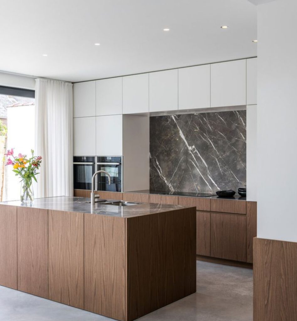 What is better, a ready kitchen or an individual order? IQ Kitchens works