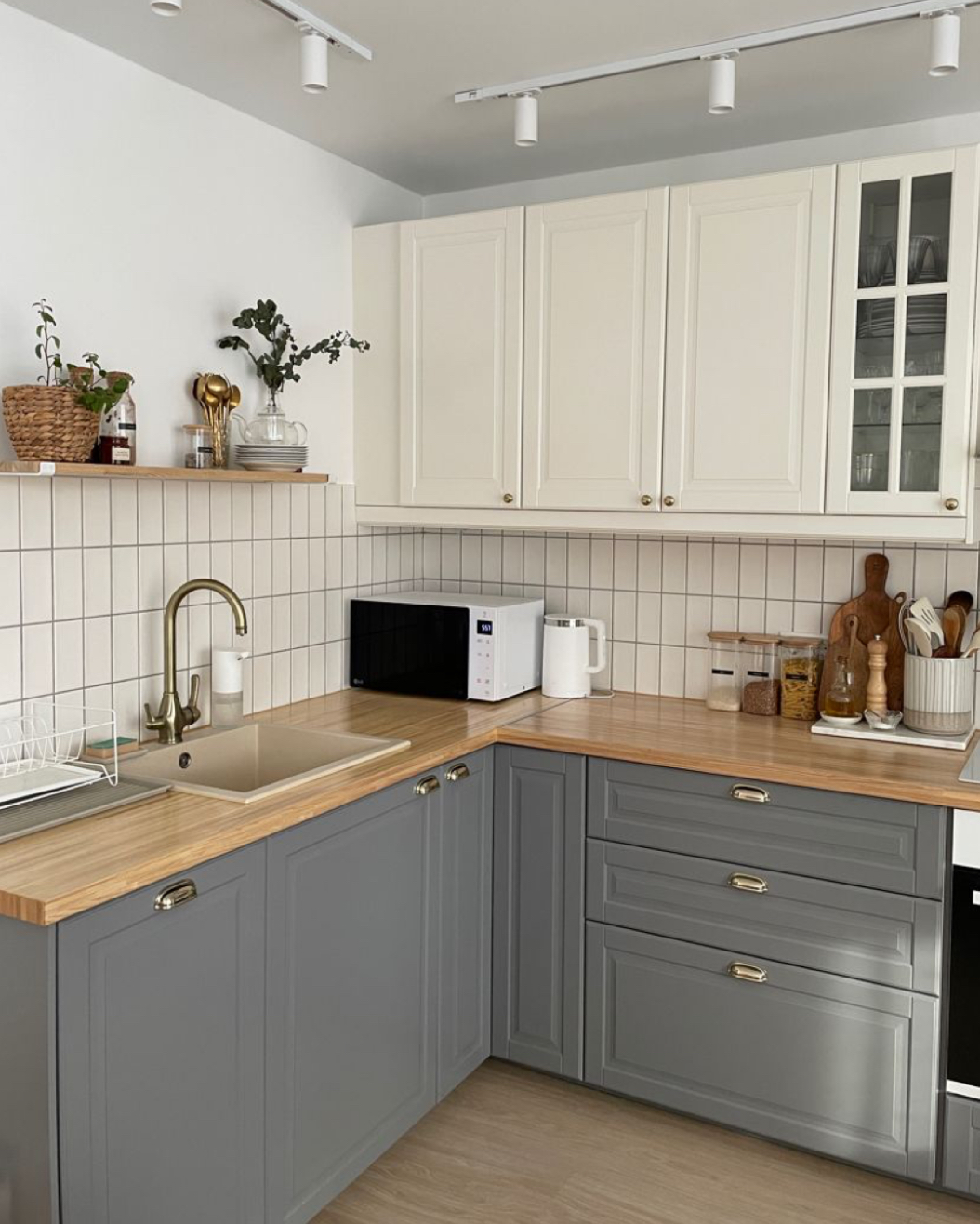 An allergy to ready-made furniture from IKEA, true or not? IQ Kitchens works