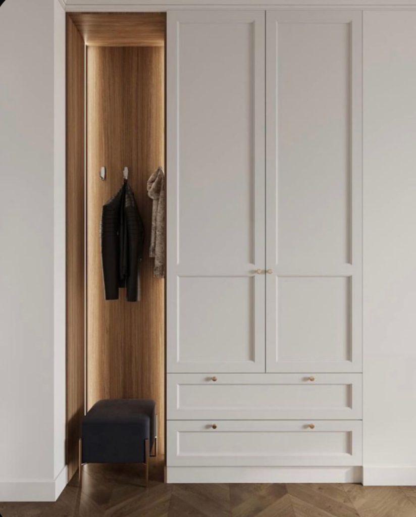 Why spanish houses   don't  have an entrance area/hallways with furniture? IQ Kitchens works