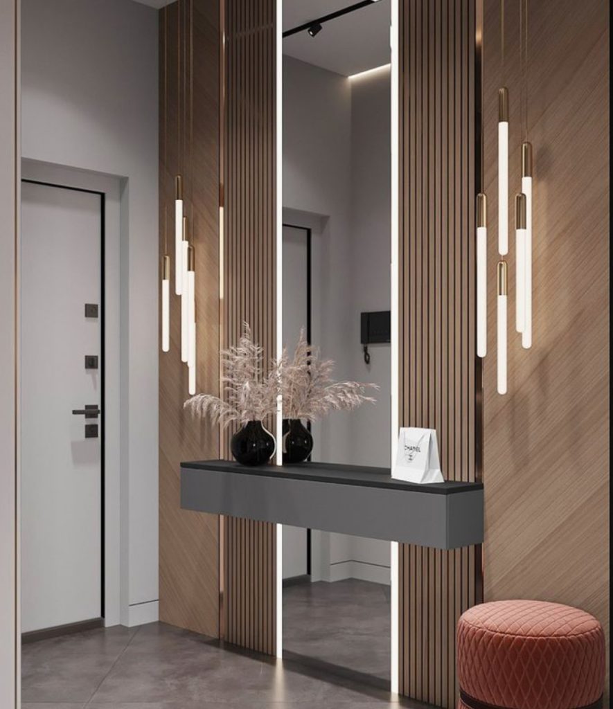 Why spanish houses   don't  have an entrance area/hallways with furniture? IQ Kitchens works