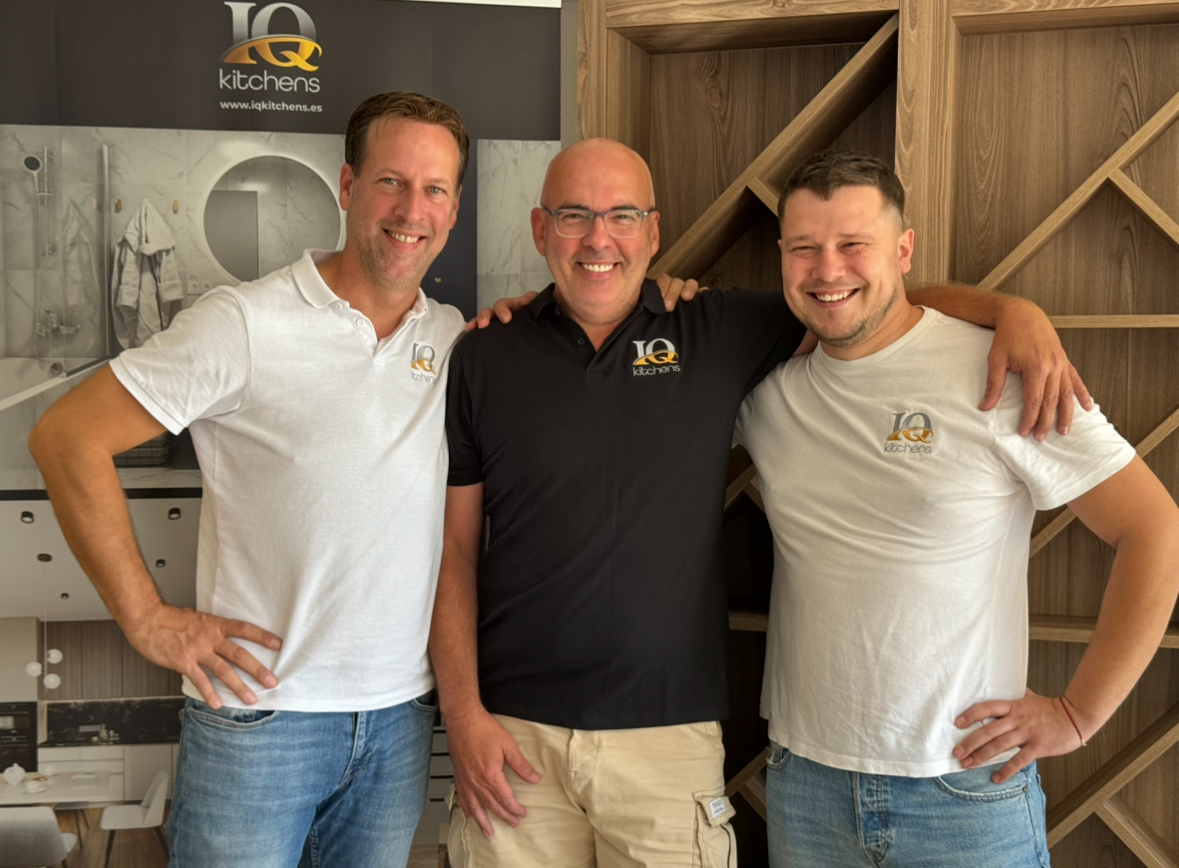 ABOUT IQ KITCHENS IN SPAIN IQ Kitchens works