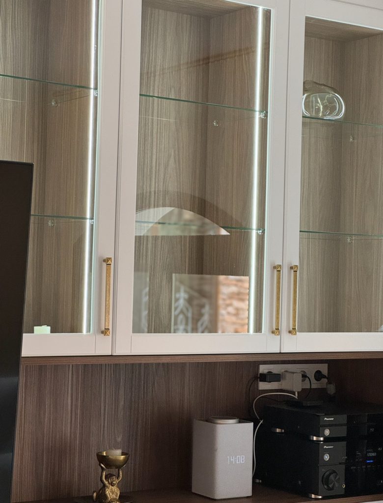 New tv-zone for our clients IQ Kitchens works