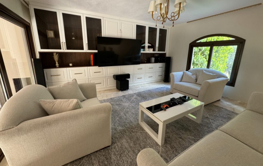 New tv-zone for our clients IQ Kitchens works