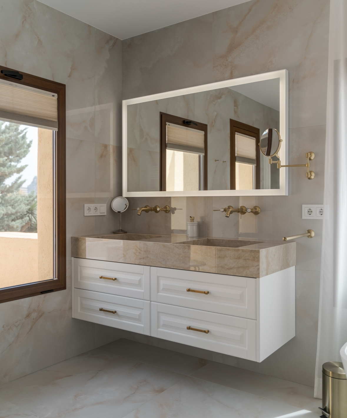 MOVIE OF OUR NEW DONE FURNITURE FOR THE BATHROOM IQ Kitchens works