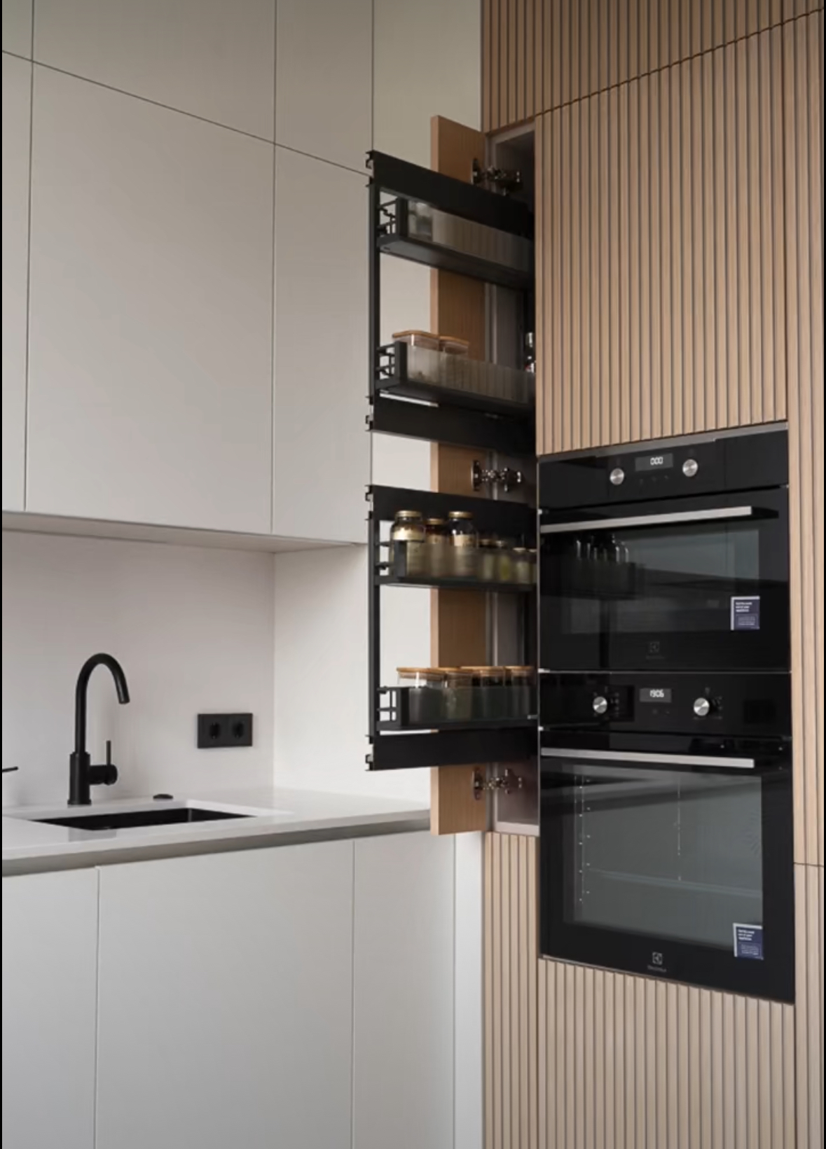 KITCHENS IN ROJALES AND QUESADA IQ Kitchens works