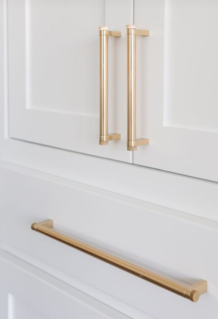 How to Choose the Perfect Furniture Handles: Tips and Recommendations IQ Kitchens works
