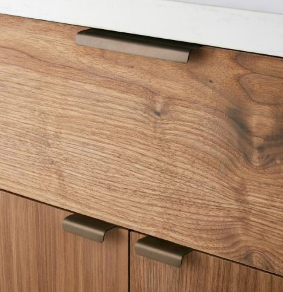 How to Choose the Perfect Furniture Handles: Tips and Recommendations IQ Kitchens works