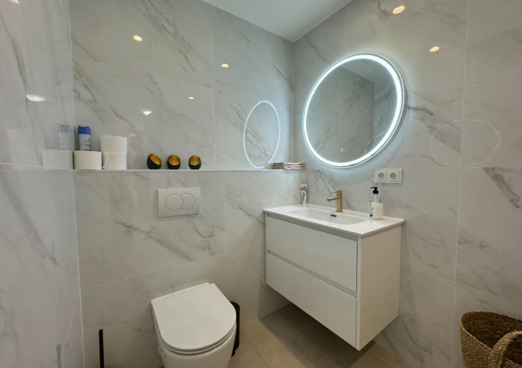 Transform your bathroom with a bespoke vanity unit from IQ Kitchens IQ Kitchens works