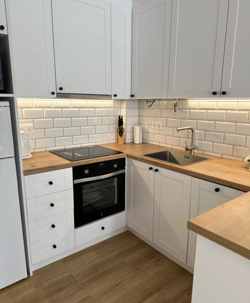 Welcome to our showroom / San Miguel IQ Kitchens works