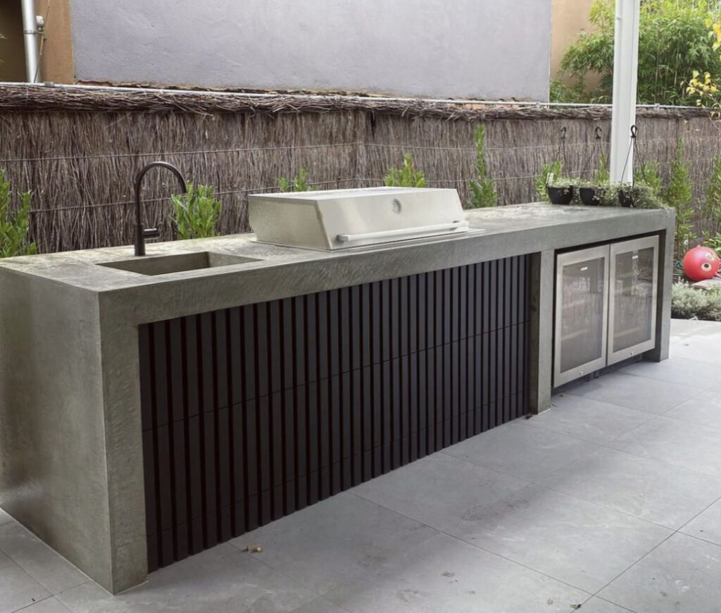 IQ Kitchens: outdoor terrace kitchens – practical elegance for your spanish home IQ Kitchens works