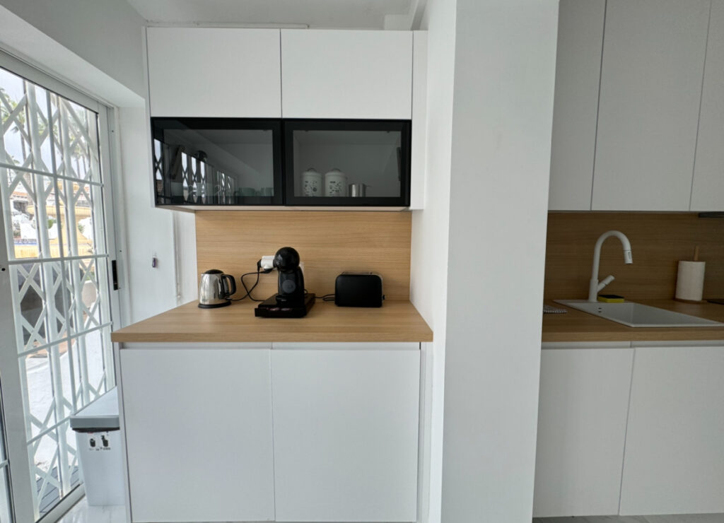 Crafting perfection: a stylish white kitchen for a second home IQ Kitchens works