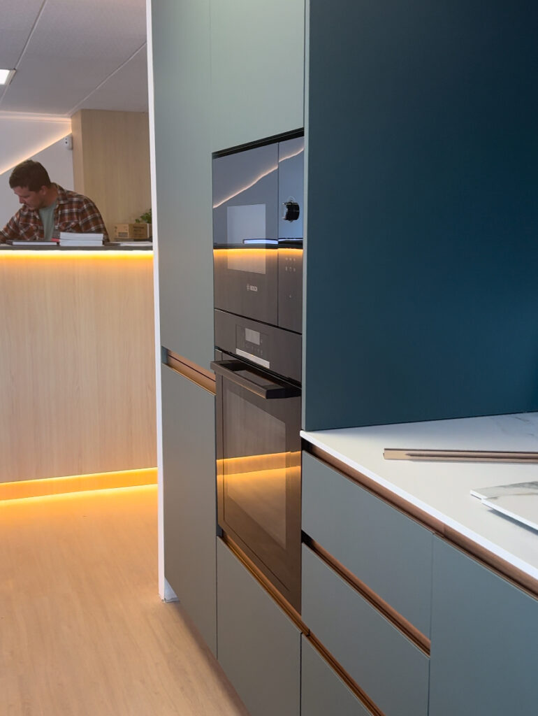 Visit the IQ Kitchens showroom in San Miguel de Salinas for ordering a dream-kitchen IQ Kitchens works