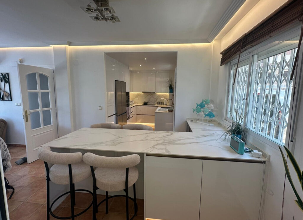 Before & After: A Modern Kitchen  in Cabo Roig IQ Kitchens works