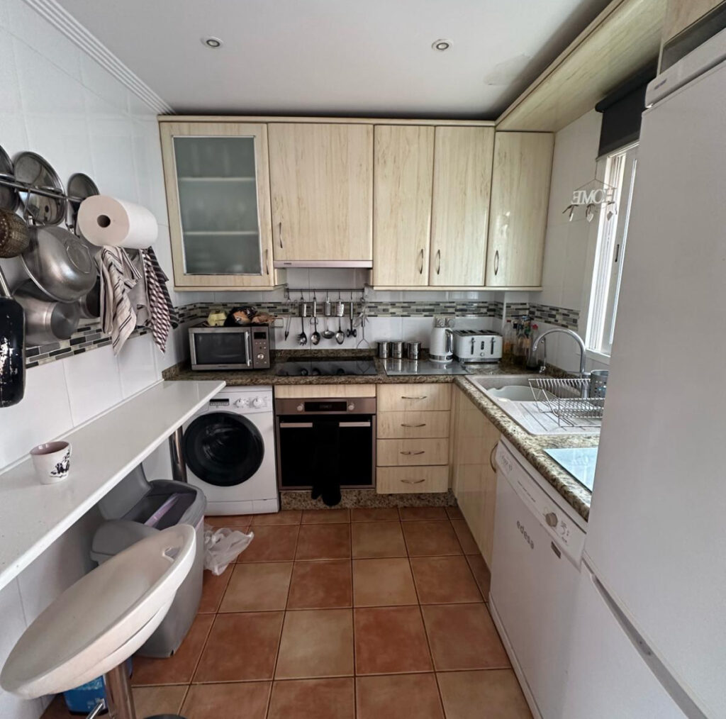 Before & After: A Modern Kitchen  in Cabo Roig IQ Kitchens works