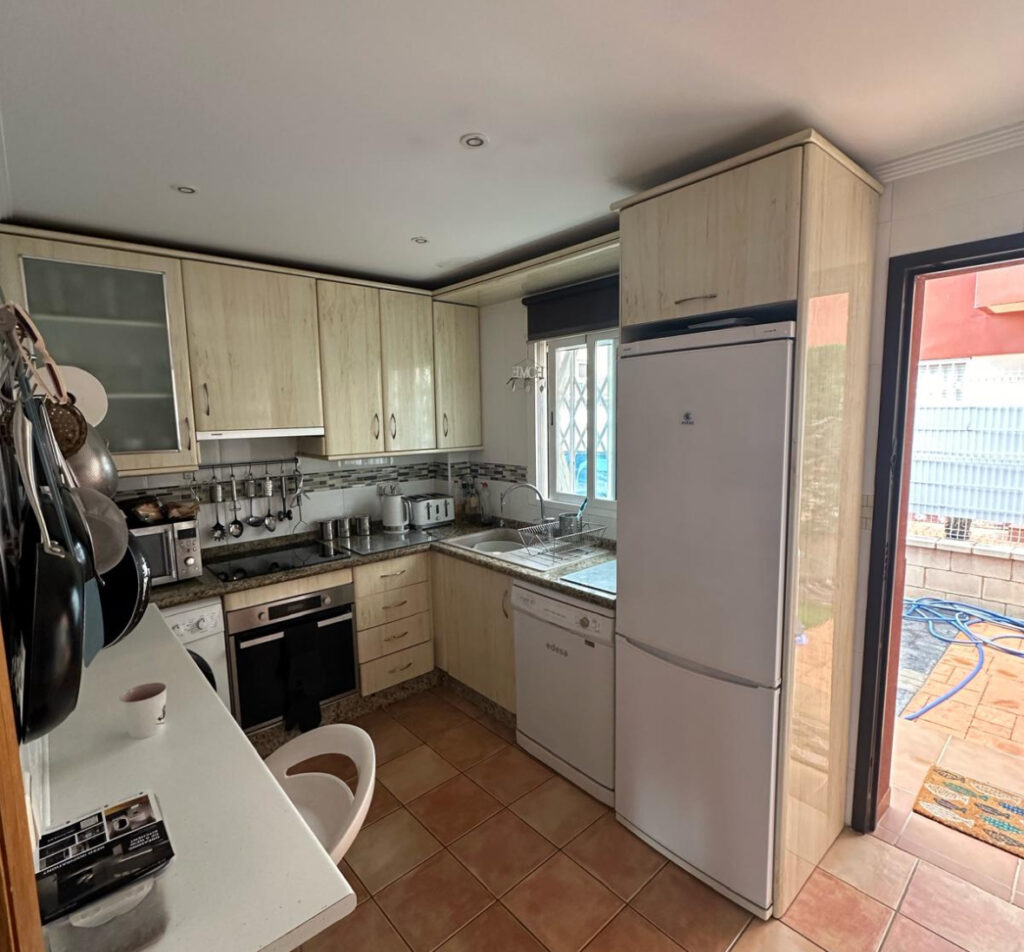 Before & After: A Modern Kitchen  in Cabo Roig IQ Kitchens works